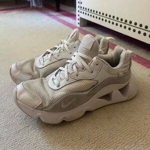Nike RYZ 365 2 White Womens Shoes